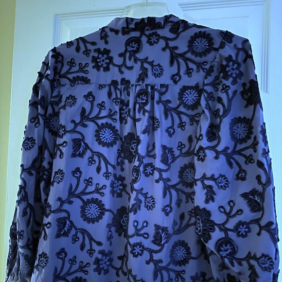 PILCRO FROM ANTHROPOLOGIE NAVY EMBROIDERED BLOUSE SIZE LARGE.  NEW WITHOUT TAGS - Picture 4 of 12